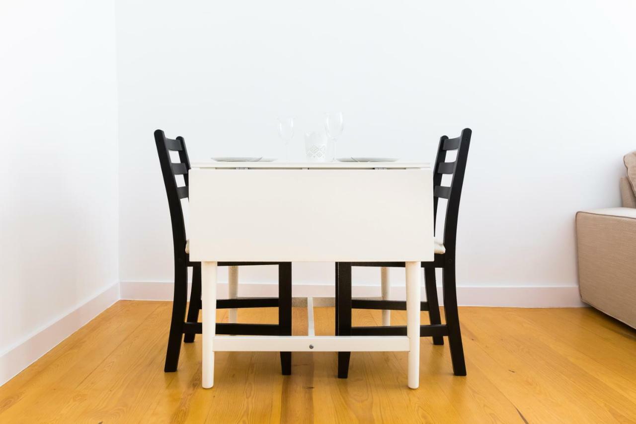 The Trendy Prince Lisbon Apartment ภายนอก รูปภาพ